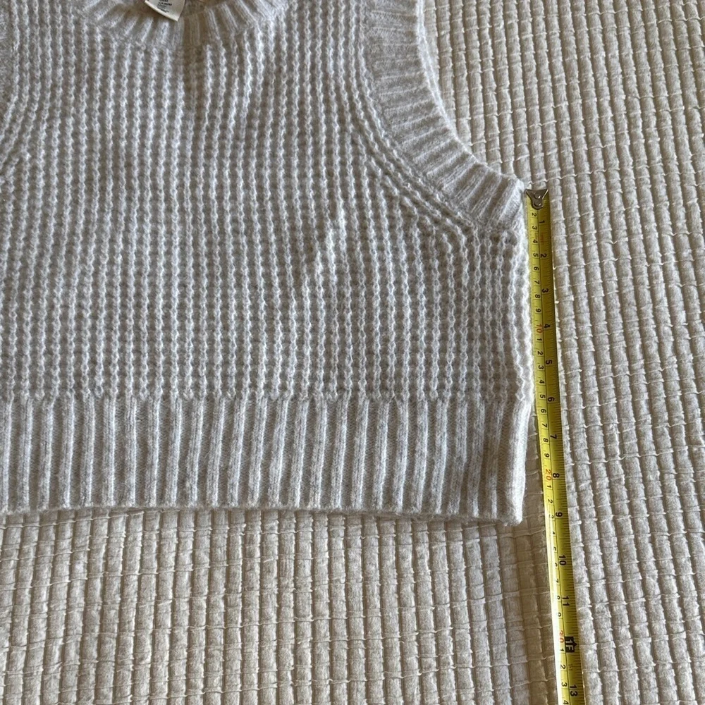 Jessica Simpson sweater tank / M